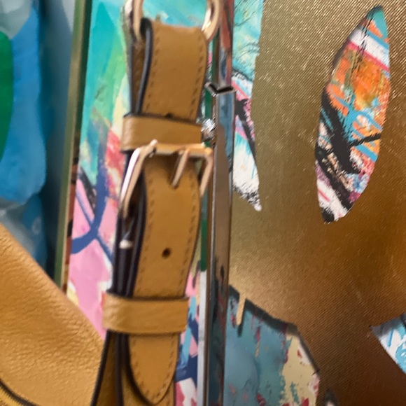 Coach - Picture 5 of 6